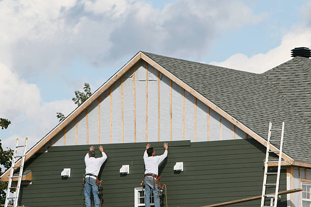 Professional Siding Contractor technician working in Lynnfield, MA